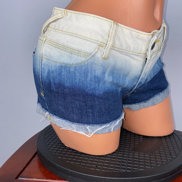 Princess Vera Wang Born To Rule Juniors 7 Ombre Cuffed Fringe Hem Denim Shorts - Picture 2 of 12